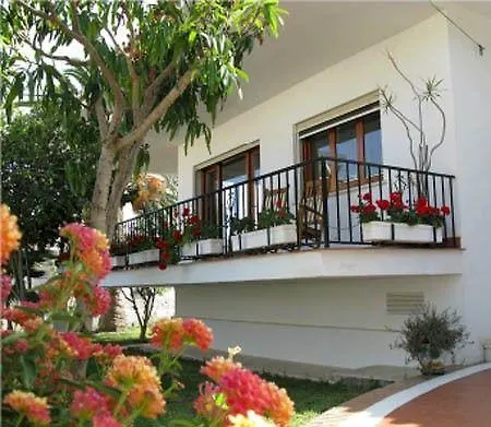 Villa Maria De Waard Nerja 0*,